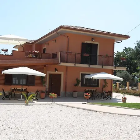 Azienda Agrituristica La Tenuta Del Falco Farm stay