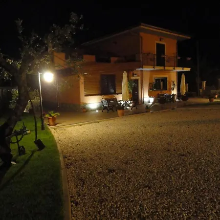 Azienda Agrituristica La Tenuta Del Falco *